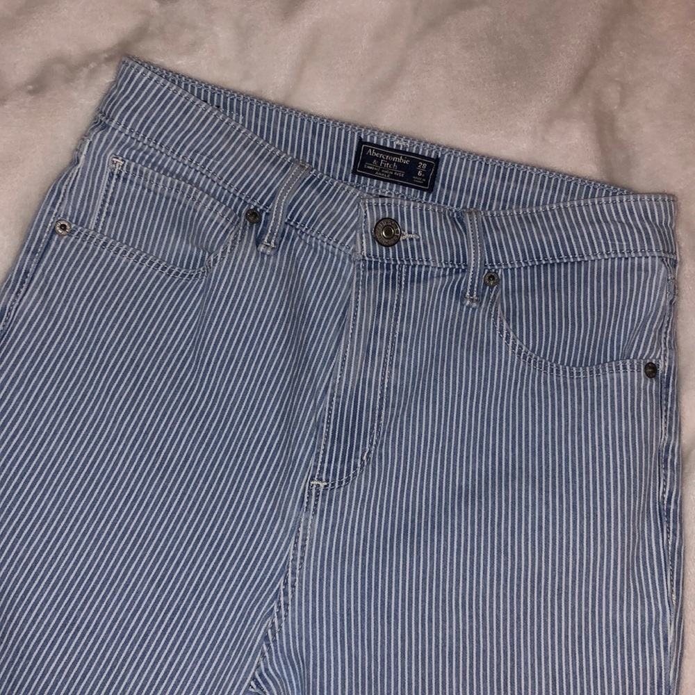 Size 6 regular Abercrombie Simone high rise ankle